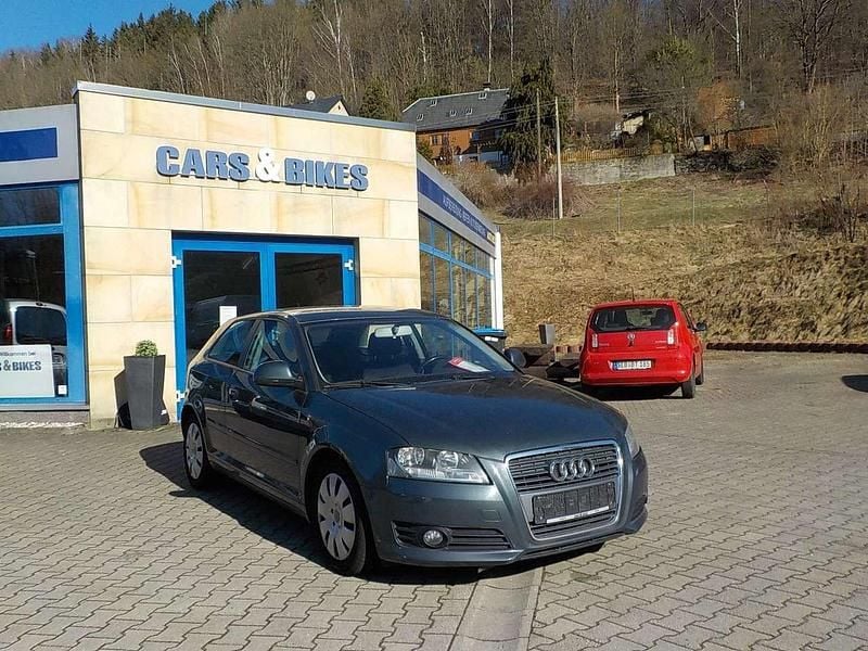 Gebraucht Audi A3 Ambition 105 PS (77 kW) 2010 Grau Kleinwagen