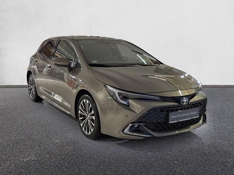 Gebraucht Toyota Corolla Team 140 PS (102 kW) 2023 Gold Limousine