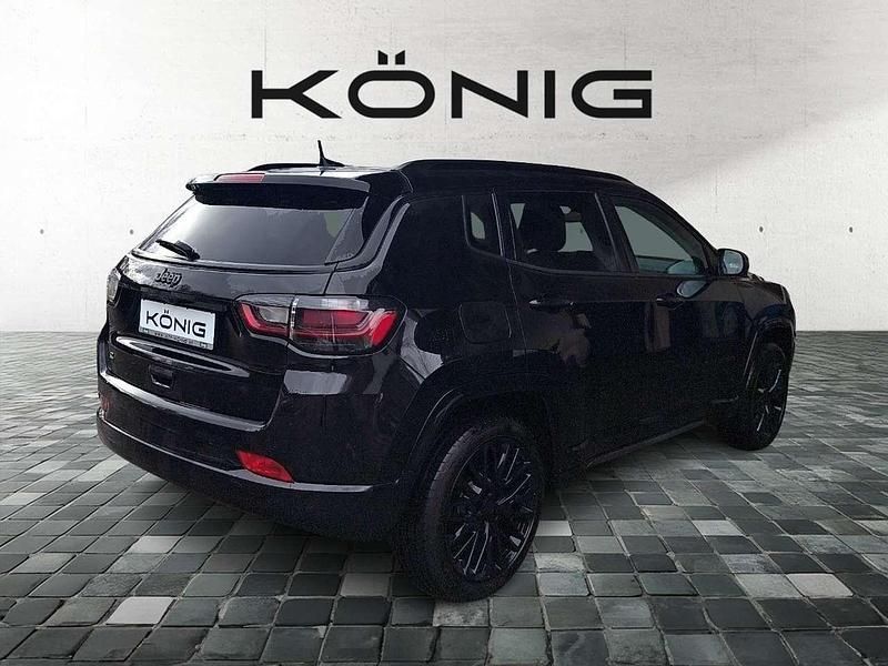 Gebraucht Jeep Compass 131 PS (96 kW) 2023 Solid black (5ck) SUV