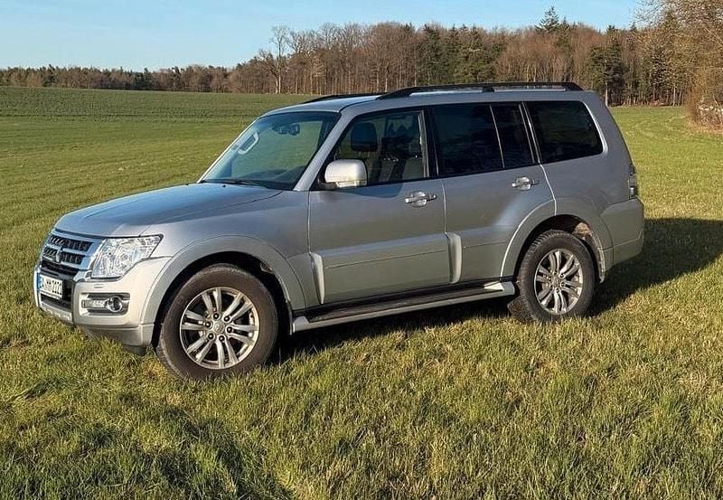 Gebraucht Mitsubishi Pajero Edition 200 PS (147 kW) 2018 Silber SUV