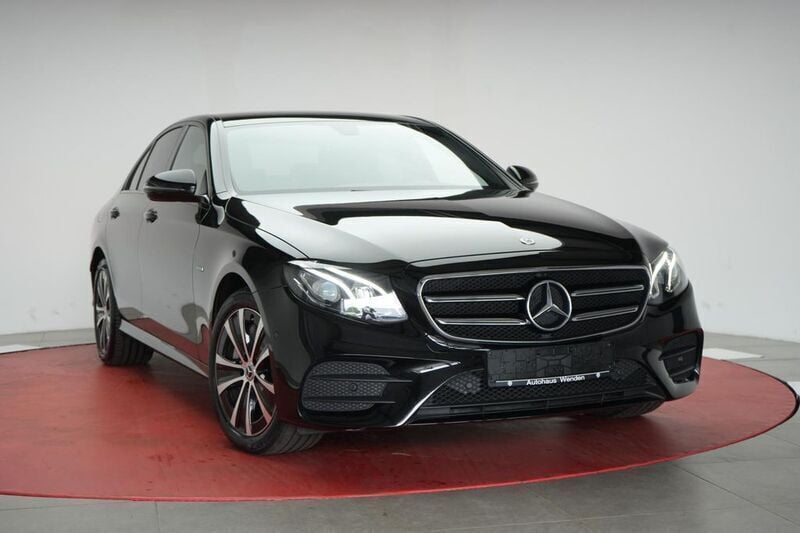 Obsidianschwarz Gebraucht 2020 Mercedes E300 AMG Limousine | 28.990 € (Superpreis) - Bild 1/4