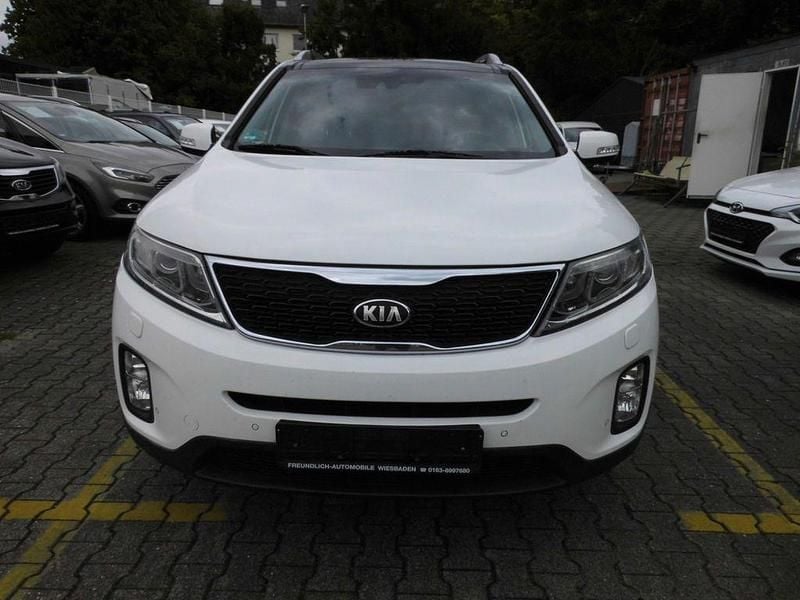Weiß Gebraucht 2012 Kia Sorento Spirit SUV | 7.900 € (Fairer Preis) - Bild 1/4