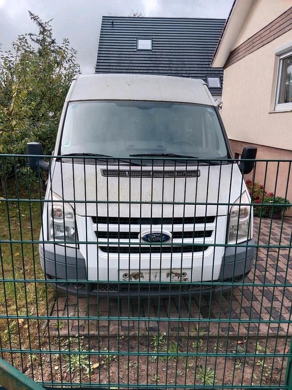 Weiß Gebraucht 2010 Ford Tourneo Van / Kleinbus | 5.000 € (Guter Preis) - Bild 1/4