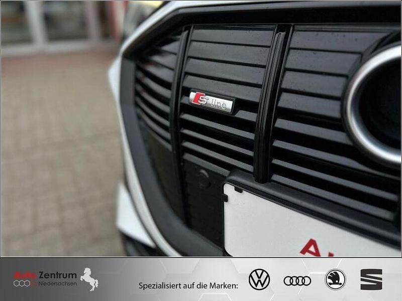 Gebraucht Audi e-tron S-Line 300 kW (408 PS) 2022 Glacier white metallic SUV