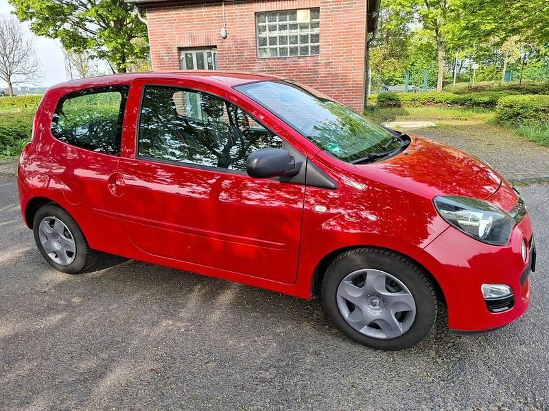 Second-hand Renault Twingo Dynamique 75 CP (55 kW) 2012 Roșu Hatchback