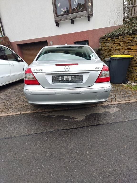 Gebraucht Mercedes E280 Avantgarde 190 PS (139 kW) 2006 Silber Limousine