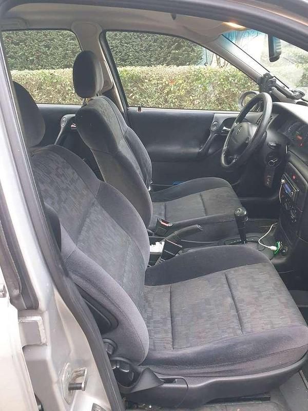 Gebraucht Opel Vectra 101 PS (74 kW) 2000 Silber Limousine