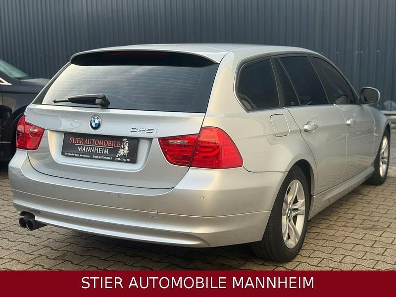 Gebraucht BMW 325 Sport Line 218 PS (160 kW) 2011 Silber Kombi