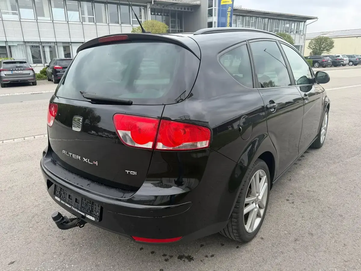 Gebraucht Seat Altea 140 PS (102 kW) 2015 Schwarz Limousine