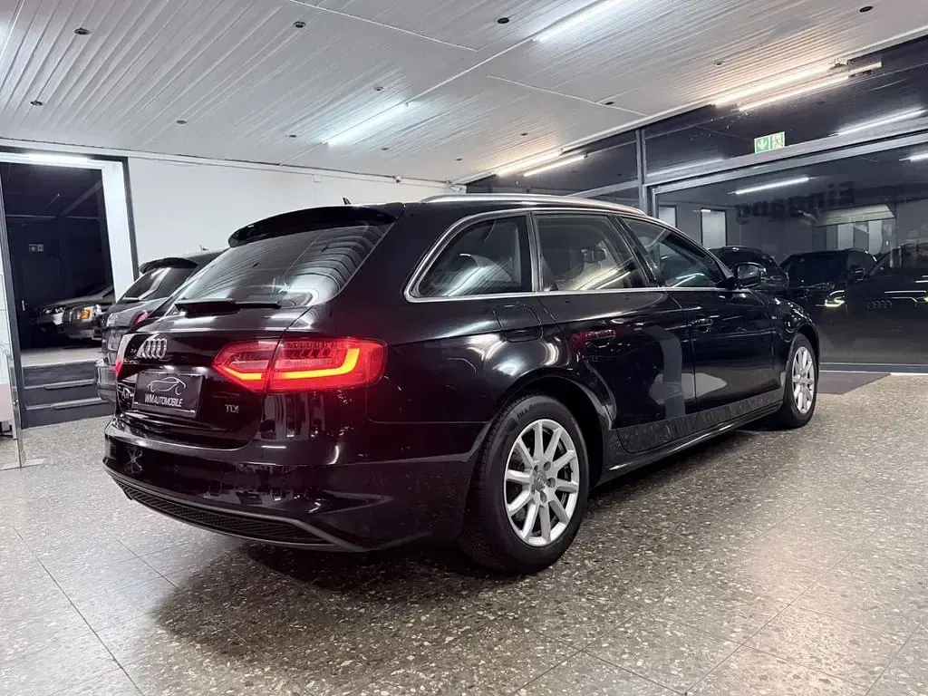 Gebraucht Audi A4 Attraction 150 PS (110 kW) 2014 Schwarz Kombi