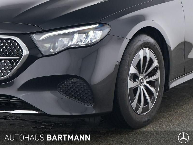 Gebraucht Mercedes E200 204 PS (150 kW) 2024 Lack graphitgrau Limousine