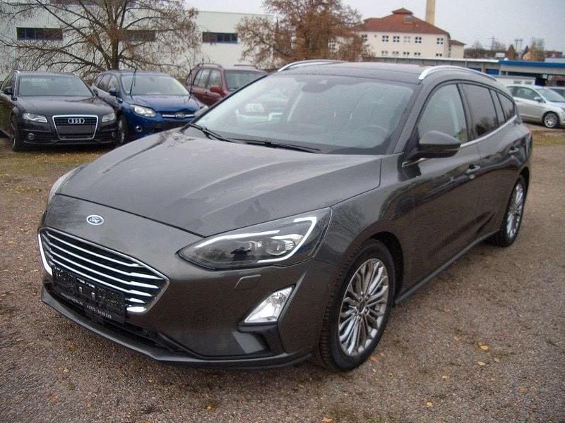 Grau Gebraucht 2018 Ford Focus Titanium Kombi | 13.499 € (Guter Preis) - Bild 1/4