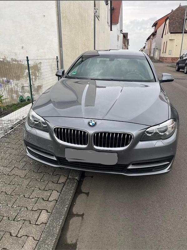 Grau Gebraucht 2015 BMW 535 Limousine | 15.999 € (Guter Preis) - Bild 1/4