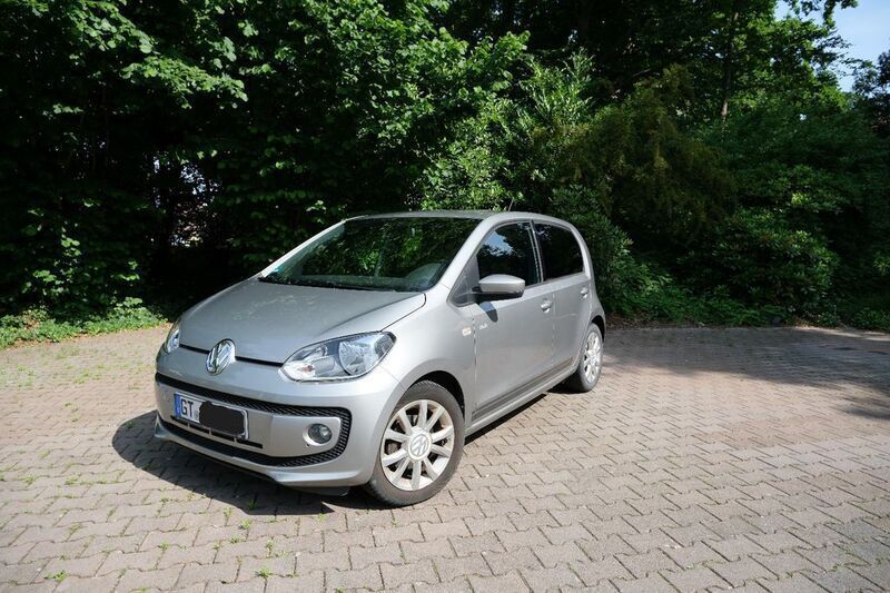Silber Gebraucht 2015 VW up! CLUB Kleinwagen | 8.200 € (Etwas zu teuer) - Bild 1/4