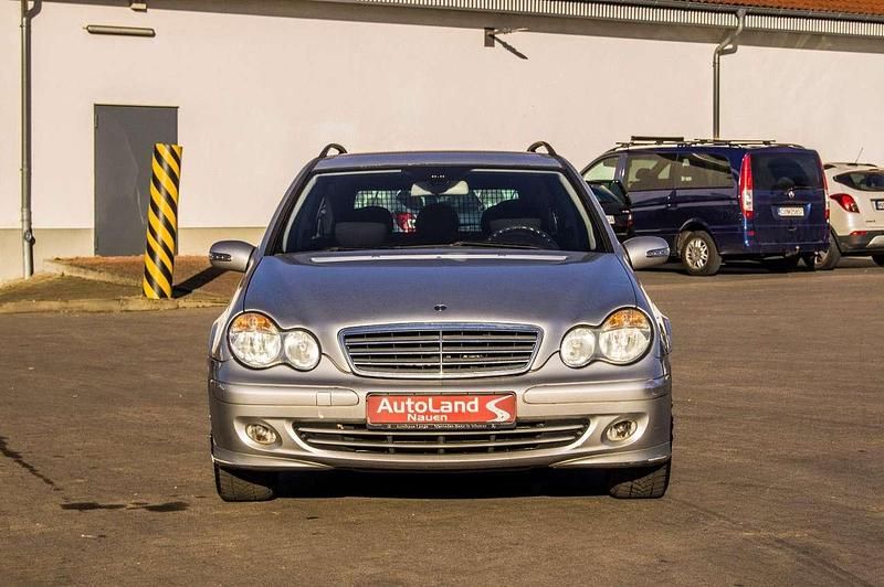 Gebraucht Mercedes C220 Elegance 150 PS (110 kW) 2005 Silber Kombi
