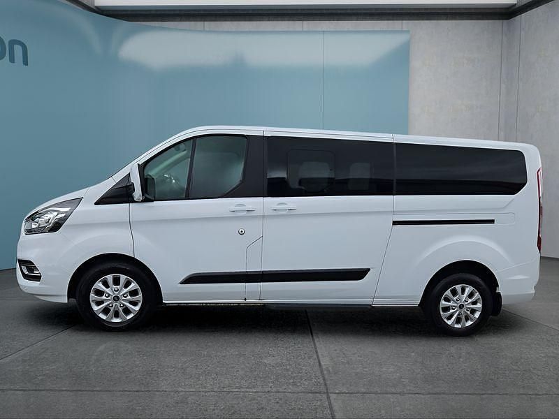 Weiß Gebraucht 2022 Ford Tourneo Custom Van / Kleinbus | 36.199 € - Bild 1/4