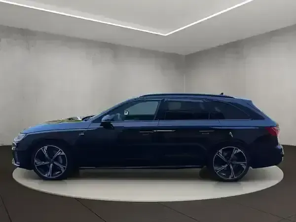 Gebraucht Audi A4 S-Line 204 PS (150 kW) 2024 Mythosschwarz metallic Kombi