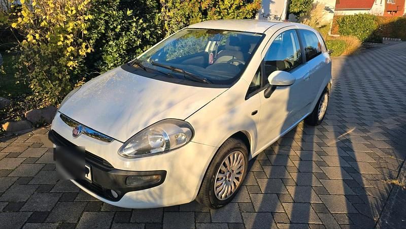 Weiß Gebraucht 2009 Fiat Punto Kleinwagen | 800 € (Superpreis) - Bild 1/4