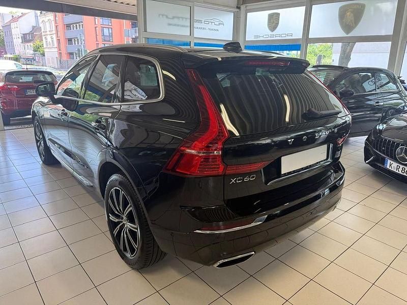 Gebraucht Volvo XC60 Inscription 190 PS (139 kW) 2020 Onyx black / metallic SUV