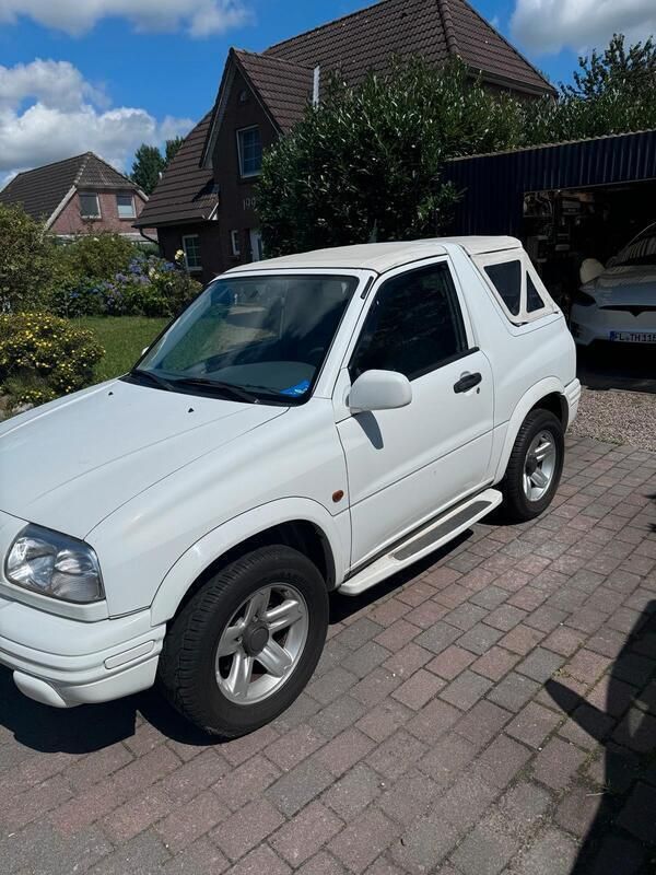 Weiß Gebraucht 2000 Suzuki Grand Vitara SUV | 2.700 € (Superpreis) - Bild 1/4