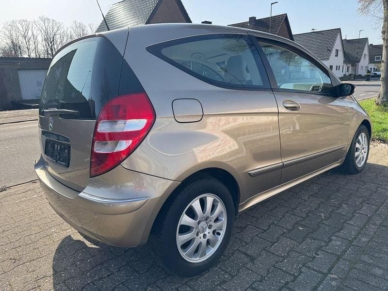Gebraucht Mercedes A150 95 PS (69 kW) 2005 Gold Limousine