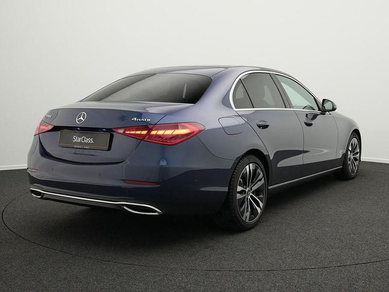 Gebraucht Mercedes C220 200 PS (147 kW) 2024 Blau Limousine