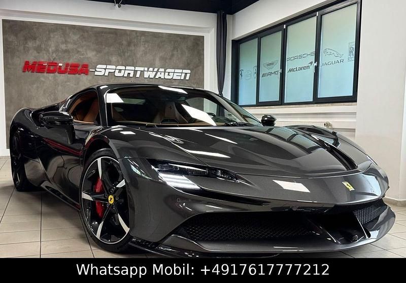 Grau Gebraucht 2022 Ferrari SF90 | 359.800 € - Bild 1/4