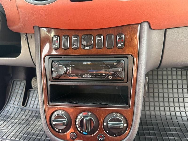 Gebraucht Mercedes A190 Elegance 125 PS (91 kW) 2002 Blau Kleinwagen