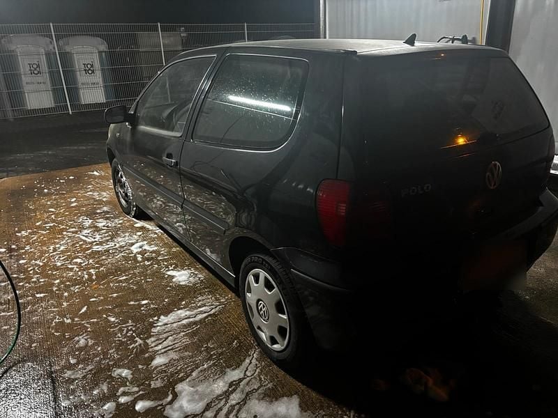 Gebraucht VW Polo 60 PS (44 kW) 2000 Schwarz Kleinwagen