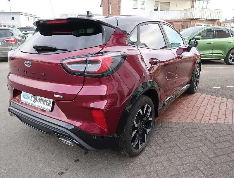 Gebraucht Ford Puma 155 PS (114 kW) 2023 Beautiful berry red SUV