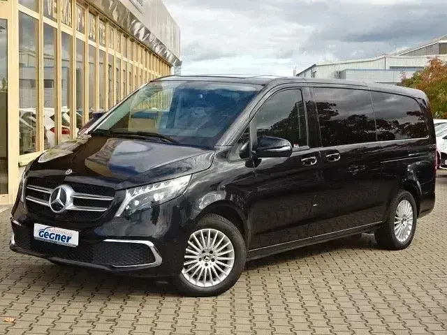 Gebraucht Mercedes V300 Avantgarde Edition 237 PS (174 kW) 2024 Obsidianschwarz Van / Kleinbus