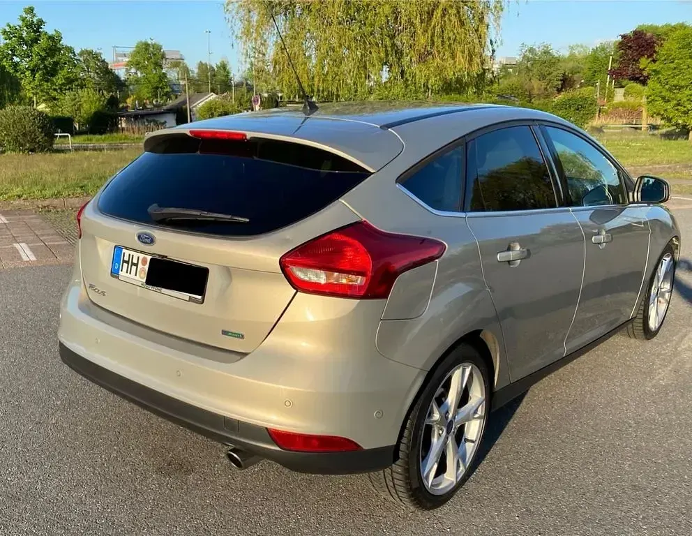 Gebraucht Ford Focus Titanium 150 PS (110 kW) 2015 Grau Limousine
