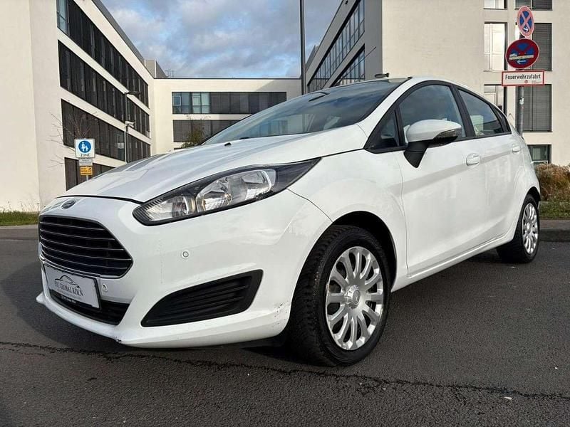 Weiß Gebraucht 2013 Ford Fiesta Trend Kleinwagen | 3.490 € (Guter Preis) - Bild 1/4