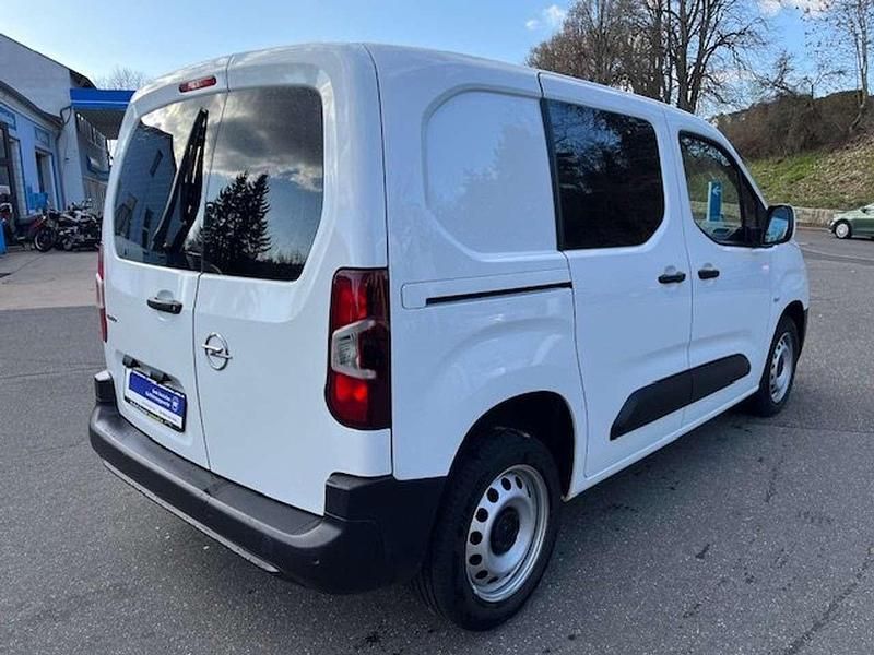 Gebraucht Opel Combo Edition 102 PS (75 kW) 2021 Jade weiss/arktis weiss Van / Kleinbus