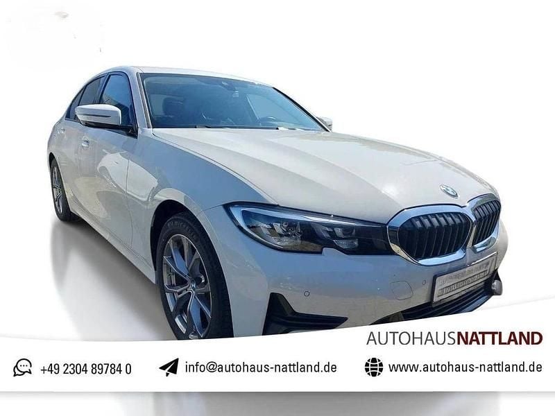 Alpinweiss iii Gebraucht 2022 BMW 320 Sport Line Limousine | 26.950 € (Superpreis) - Bild 1/4