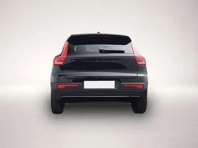 Neu Volvo XC40 Plus 197 PS (144 kW) 2026 Manufacturer SUV