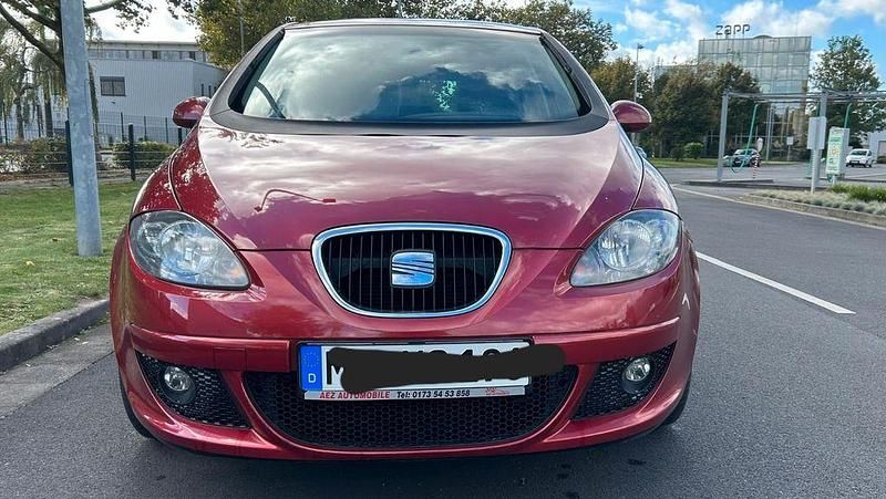 Gebraucht Seat Altea Reference 102 PS (75 kW) 2005 Rot Van / Kleinbus