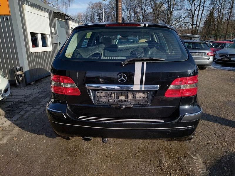 Gebraucht Mercedes B200 136 PS (100 kW) 2005 Schwarz Van / Kleinbus