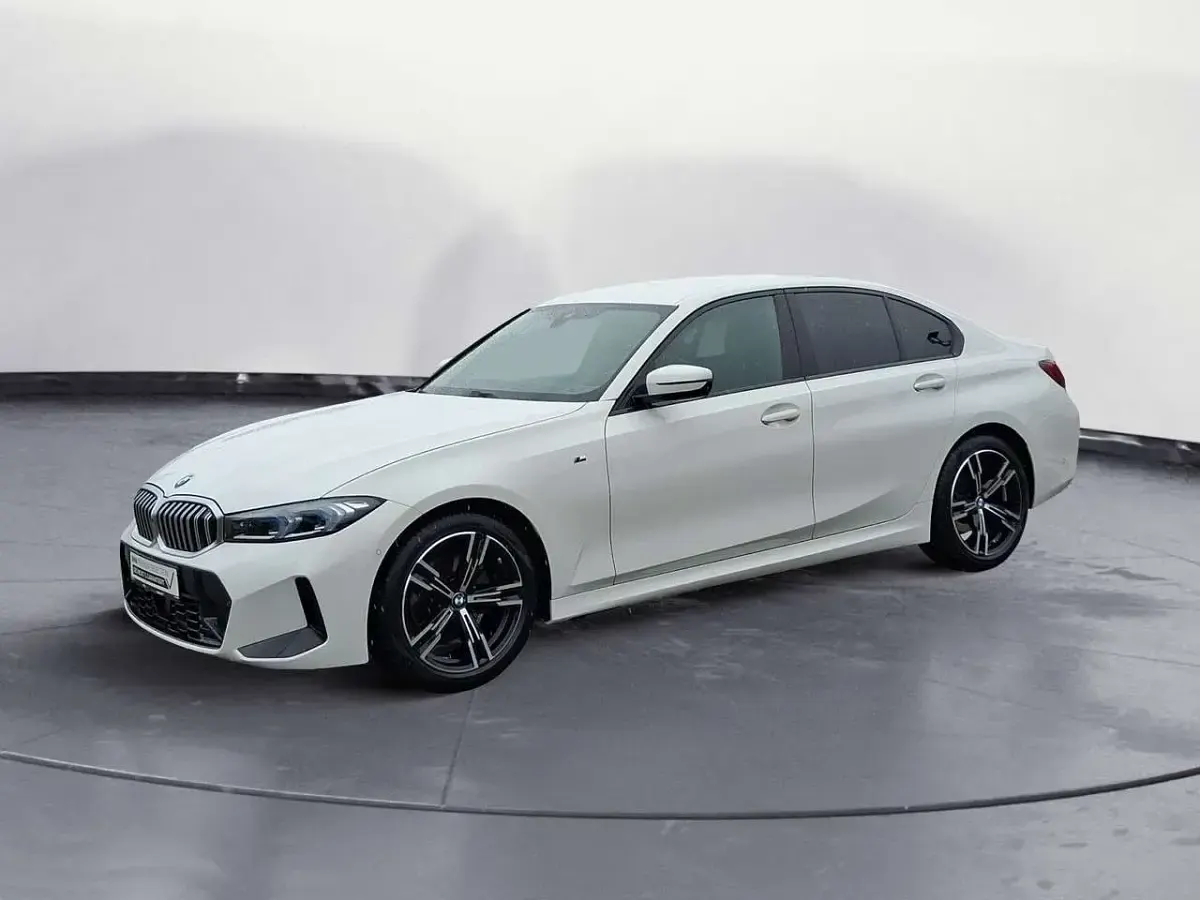 Gebraucht BMW 320 M Sport 184 PS (135 kW) 2025 Weiß Limousine