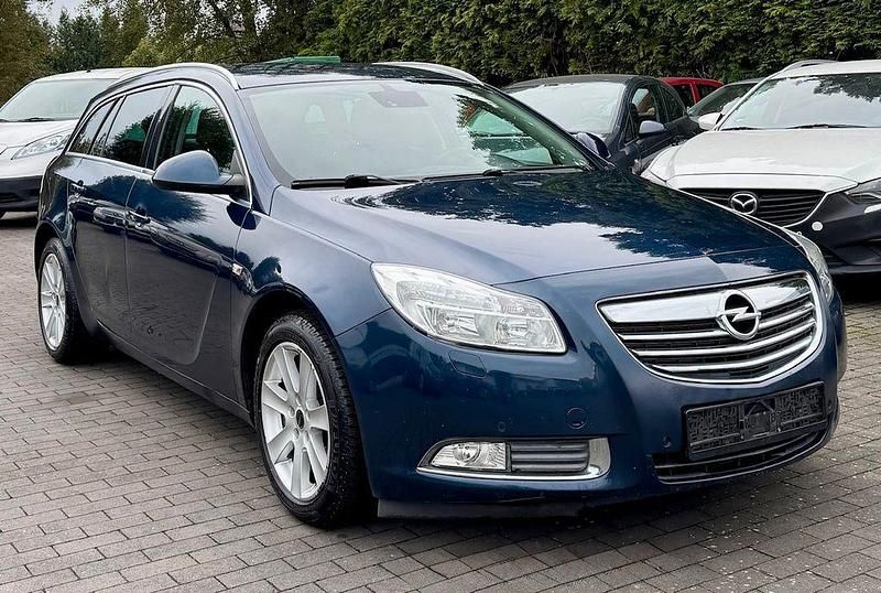Blau Gebraucht 2011 Opel Insignia Design Edition Kombi | 3.499 € (Fairer Preis) - Bild 1/4