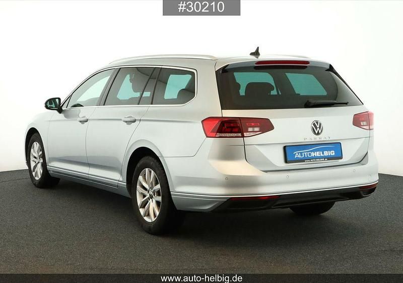 Gebraucht VW Passat Business 150 PS (110 kW) 2023 Silber Kombi