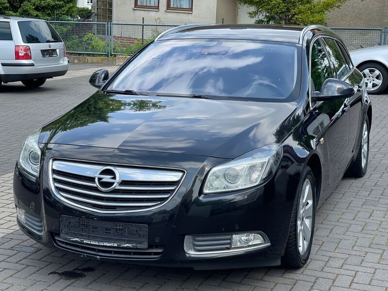 Schwarz Gebraucht 2012 Opel Insignia Innovation Kombi | 3.950 € (Guter Preis) - Bild 1/4