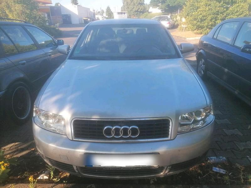 Silber Gebraucht 2001 Audi A4 Limousine | 1.999 € (Guter Preis) - Bild 1/4