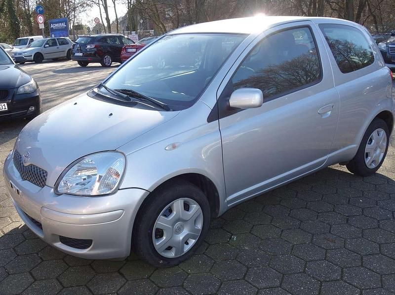 Gebraucht Toyota Yaris Sol 65 PS (47 kW) 2003 Silber Kleinwagen