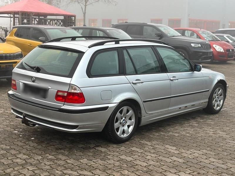 Gebraucht BMW 320 150 PS (110 kW) 2001 Silber Kombi