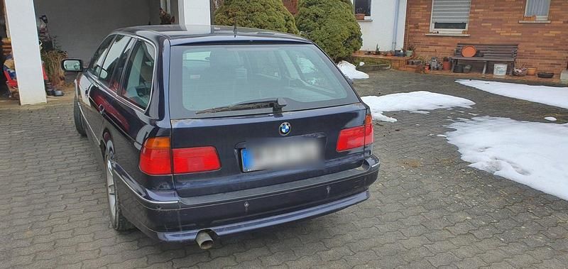 Gebraucht BMW 528 193 PS (141 kW) 2000 Blau Kombi