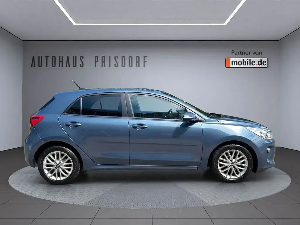 Gebraucht Kia Rio DREAM-TEAM Edition 84 PS (61 kW) 2018 Blau Limousine