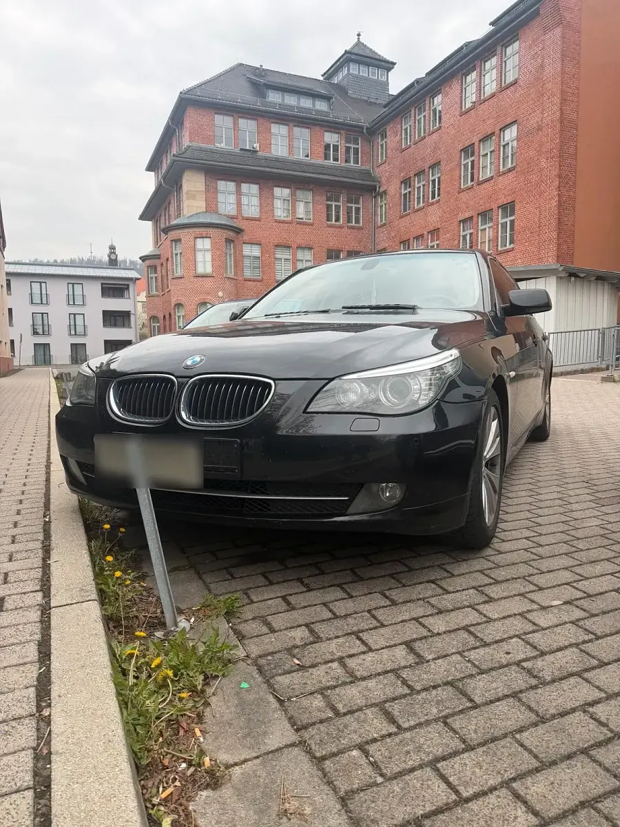 Gebraucht BMW 523 192 PS (141 kW) 2008 Schwarz Limousine