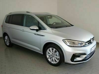Gebraucht VW Touran Highline 150 PS (110 kW) 2019 Silber metallic Van / Kleinbus