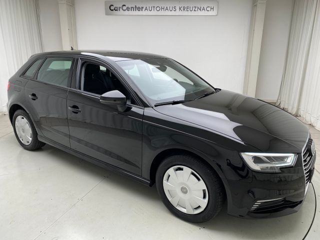 Schwarz Gebraucht 2020 Audi A3 Sportback e-tron Design Limousine | 19.950 € (Guter Preis) - Bild 1/1